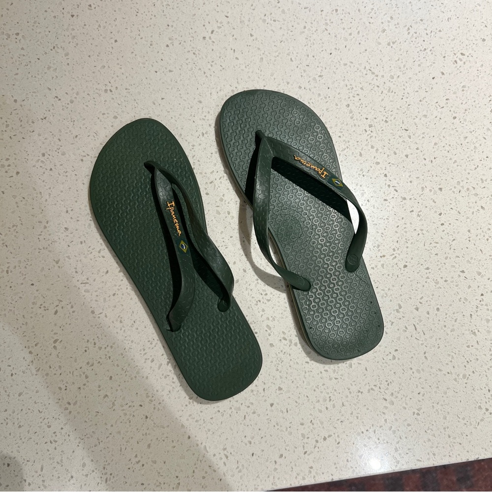 Ipanema Forest Green Sandals - Picture 2 of 4